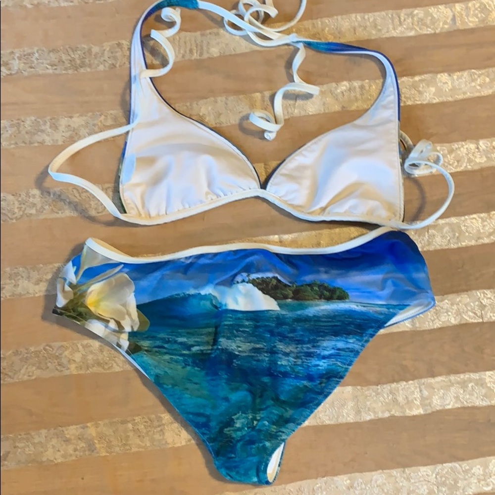 Ocean view bikini EUC - Picture 3 of 4